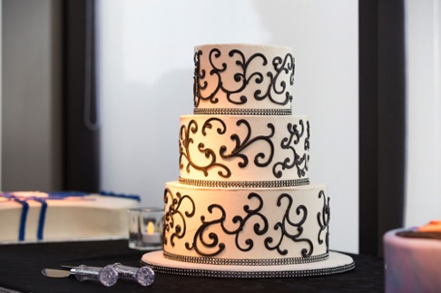 Black and White Wedding Cake